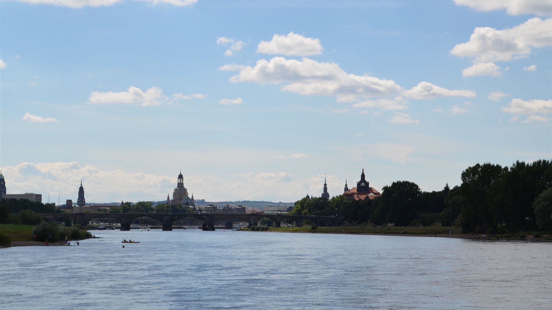 Blick über die Elbe zur Altstadt