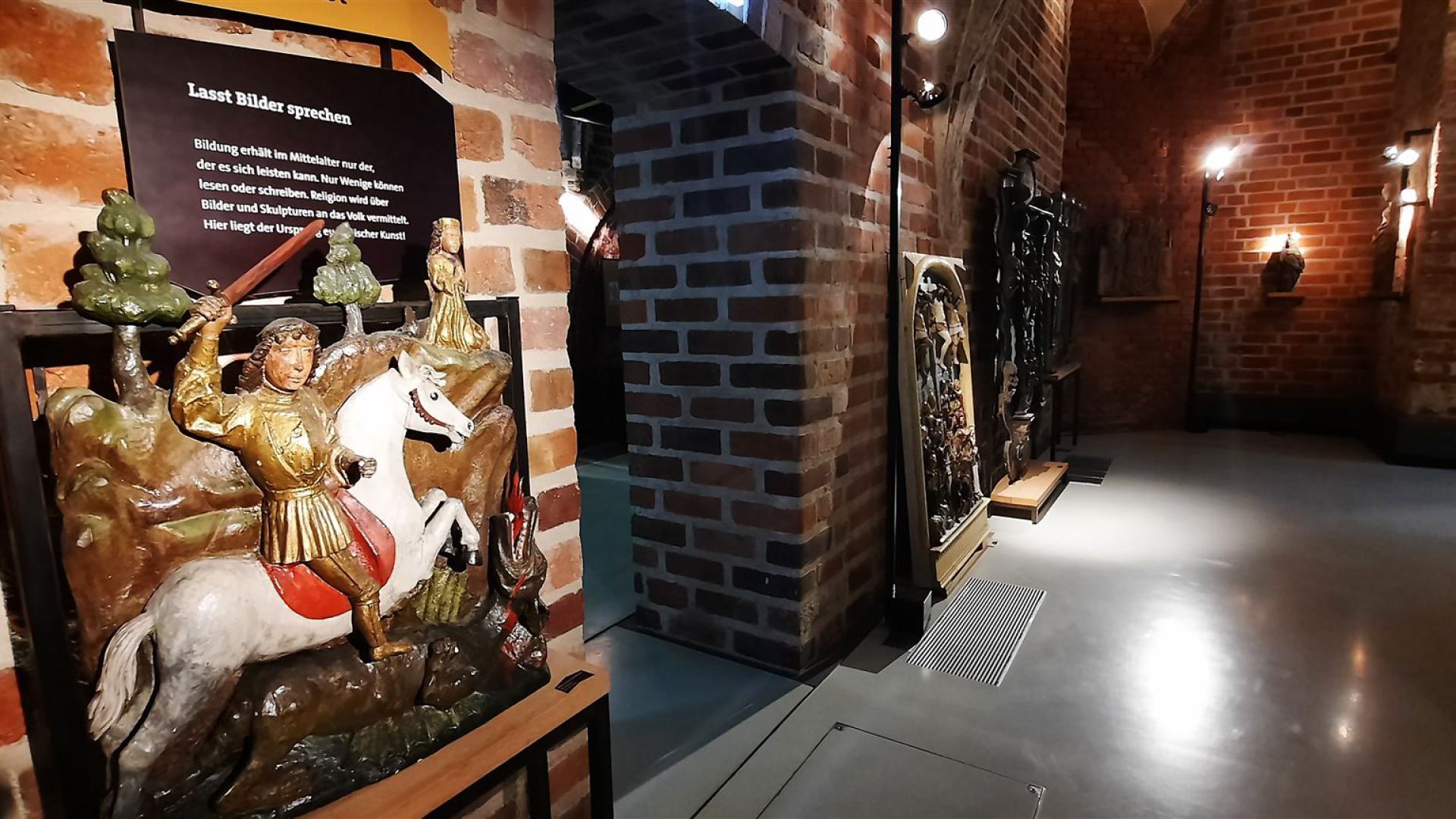 Relief Reiter im Stadtmuseum Neubrandenburg