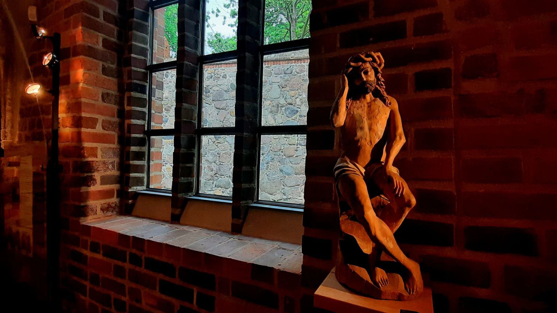 nackter Mann im Stadtmuseum Neubrandenburg