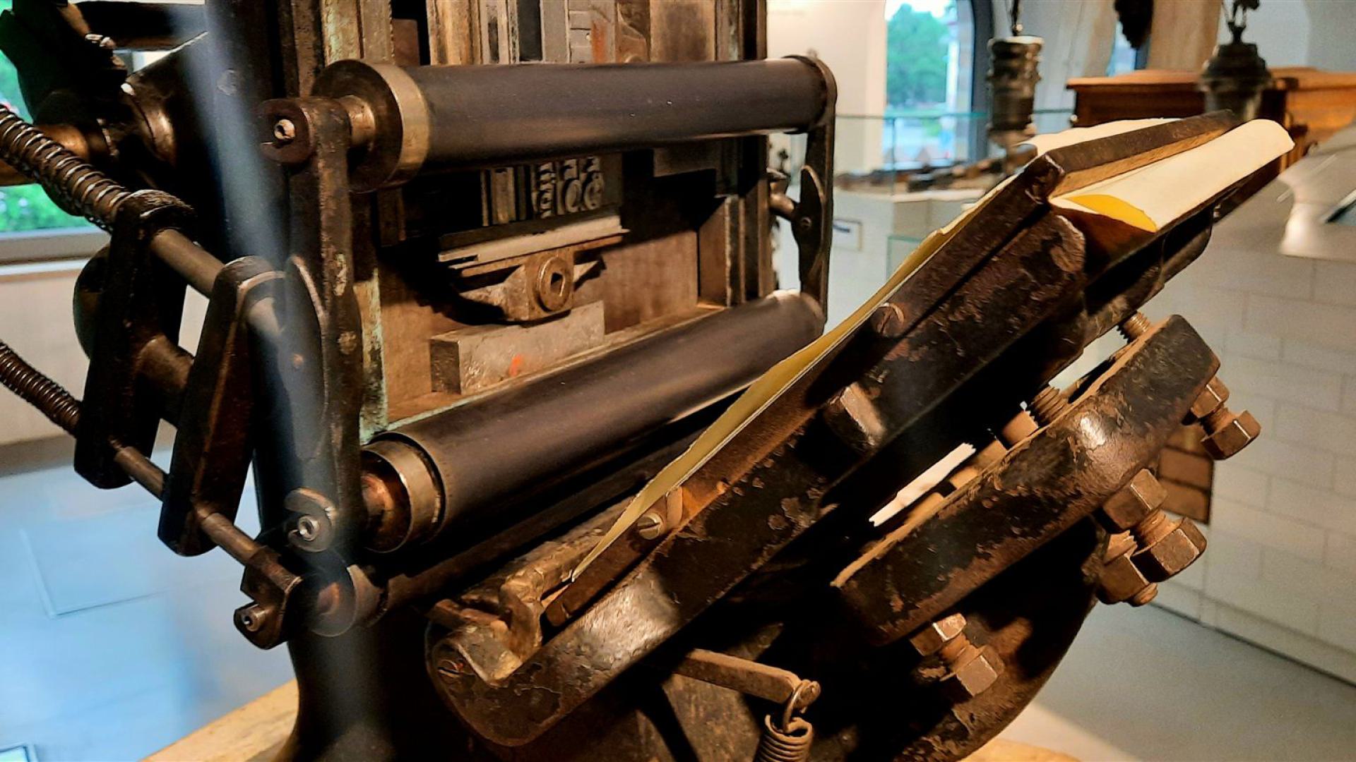 Druckmaschine im Stadtmuseum Neubrandenburg
